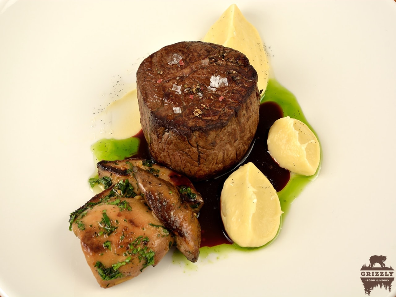 restaurant-grizzly-05@2x